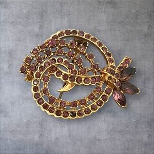 Art deco Purple crystal brooch gold tone